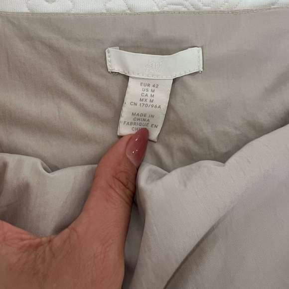 H&M light gray dress with pockets - Picture 10 of 14